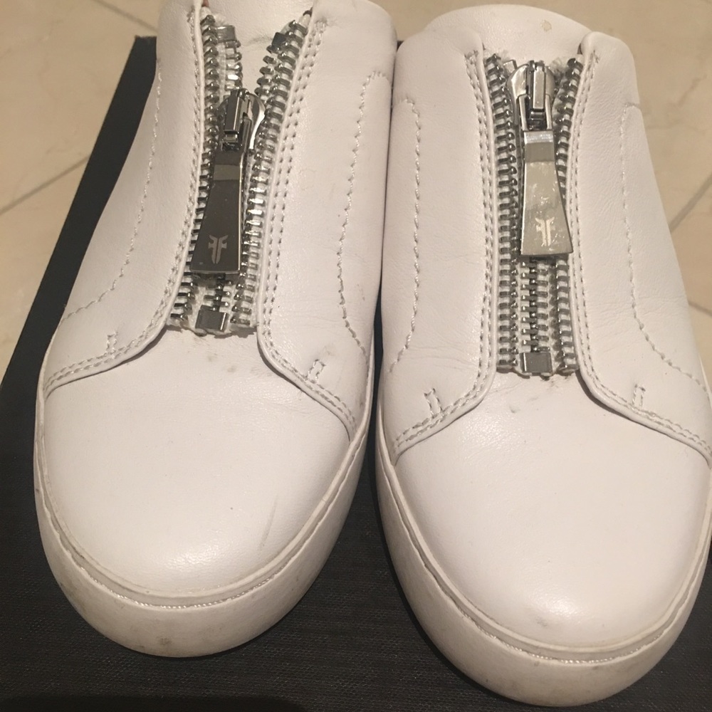 Frye - Lena Zip Mule Low-Top Sneakers